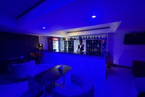 Bar (on property) - Hotel Meridian Inn (Palayankottai)