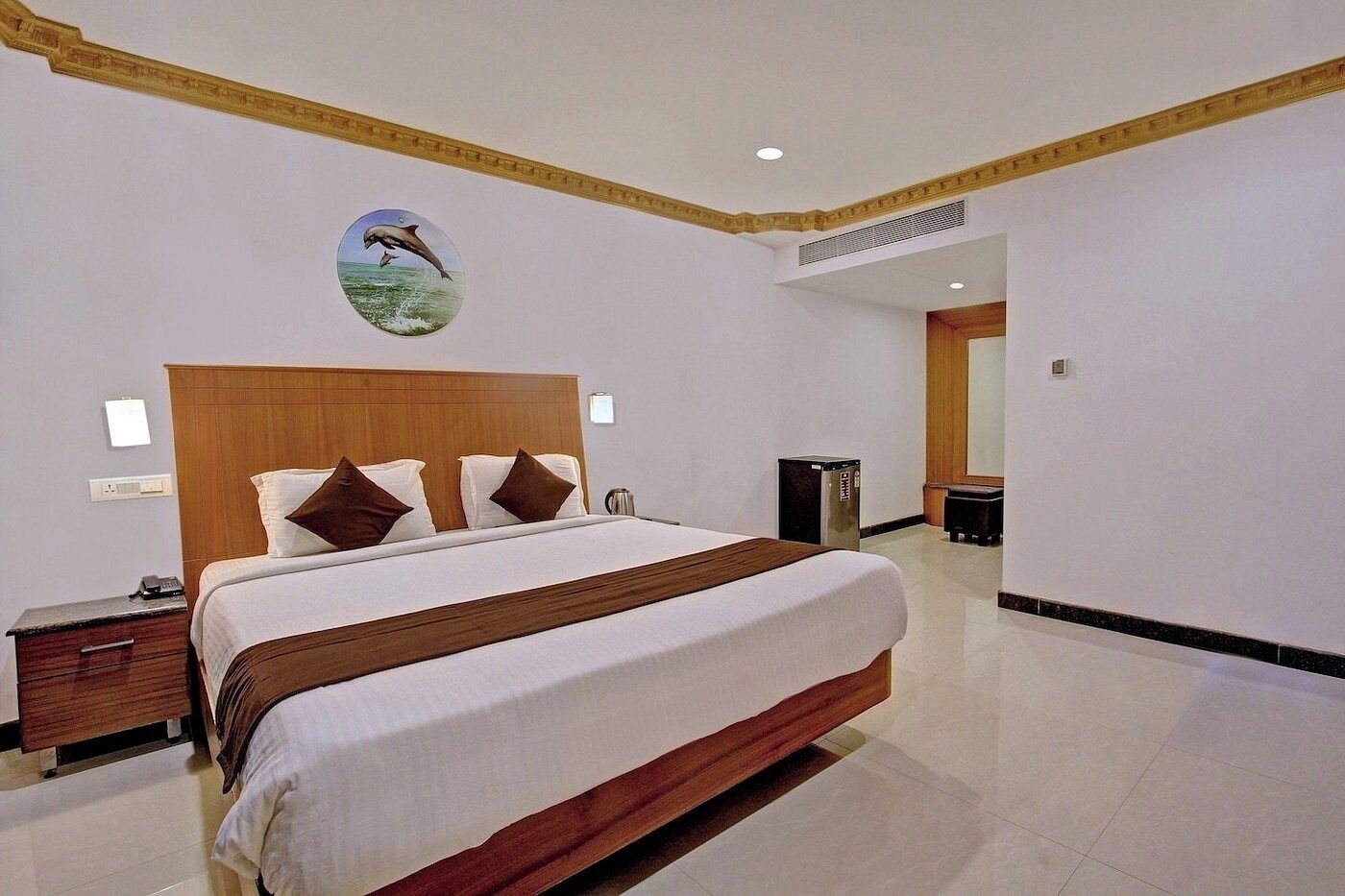 Business Suite, City View | In-room safe, desk, laptop workspace, iron/ironing board