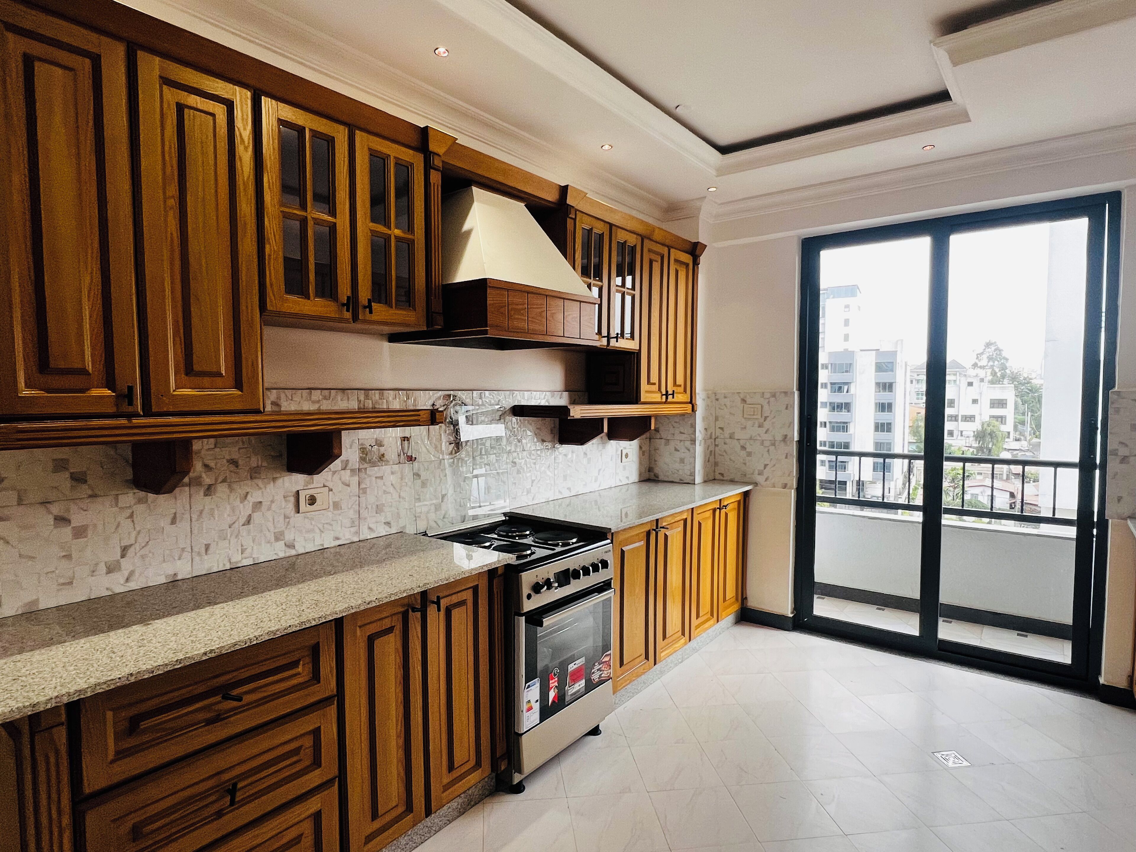 Kamar Premium, balkon, pemandangan kota | Makan di kamar