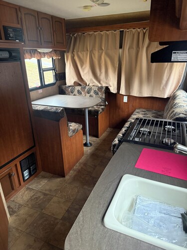 Terrific 2-bedroom mobile home with AC in Charlotte