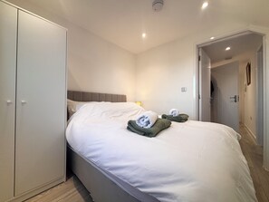 1 bedroom, Internet, bed sheets - Charming One-Bedroom Apartment in the Heart of Oxford (Oxford)