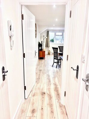 Interior - Charming One-Bedroom Apartment in the Heart of Oxford (Oxford)