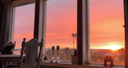 Cheerful cabin with sauna and great views