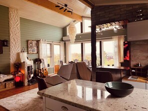 Interior - Cheerful cabin with sauna and great views (Vevang)