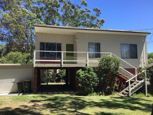 South Coast Retreat ~ Retro Style Cunjurong Point Home