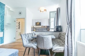 Dining room - Sweet 2BR 1LR Apartment Donaustadt (Wien)