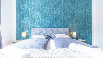 Iron/ironing board, free WiFi