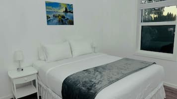 Desk, WiFi, bed sheets