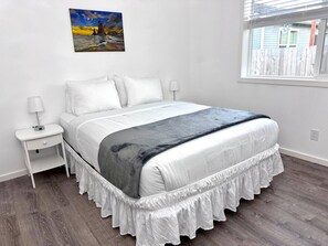 1 bedroom, WiFi, bed sheets - Bogachiel Den – Comfortable Forks Getaway (Forks)