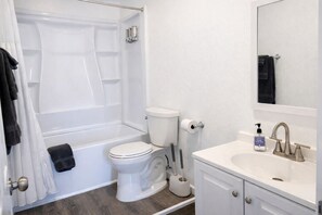 Hair dryer - Forks Haven: A Cozy Hideaway (Forks)