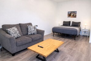 WiFi, bed sheets - Forks Haven: A Cozy Hideaway (Forks)