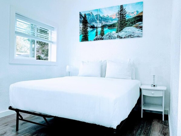 WiFi, bed sheets - The Sitka Studio – Peaceful Forks Stay Near Nature (Forks)