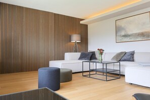 Televisión, libros y estéreo 