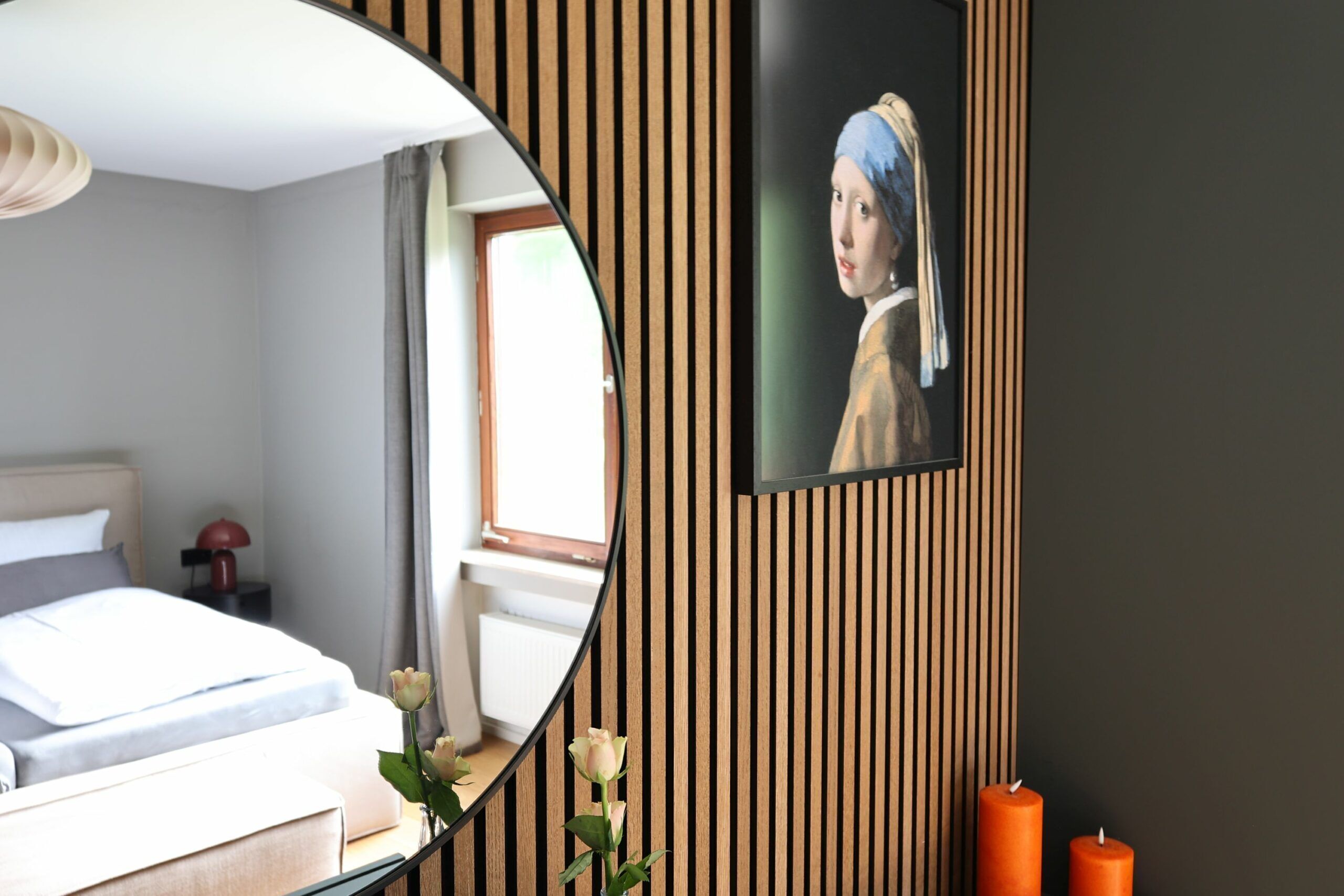 Bureau, fer et planche à repasser, lit parapluie, Wi-Fi