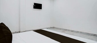 Collection O Sikandra Near Akbar Tomb