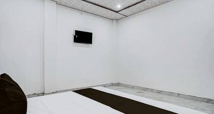 Collection O Sikandra Near Akbar Tomb