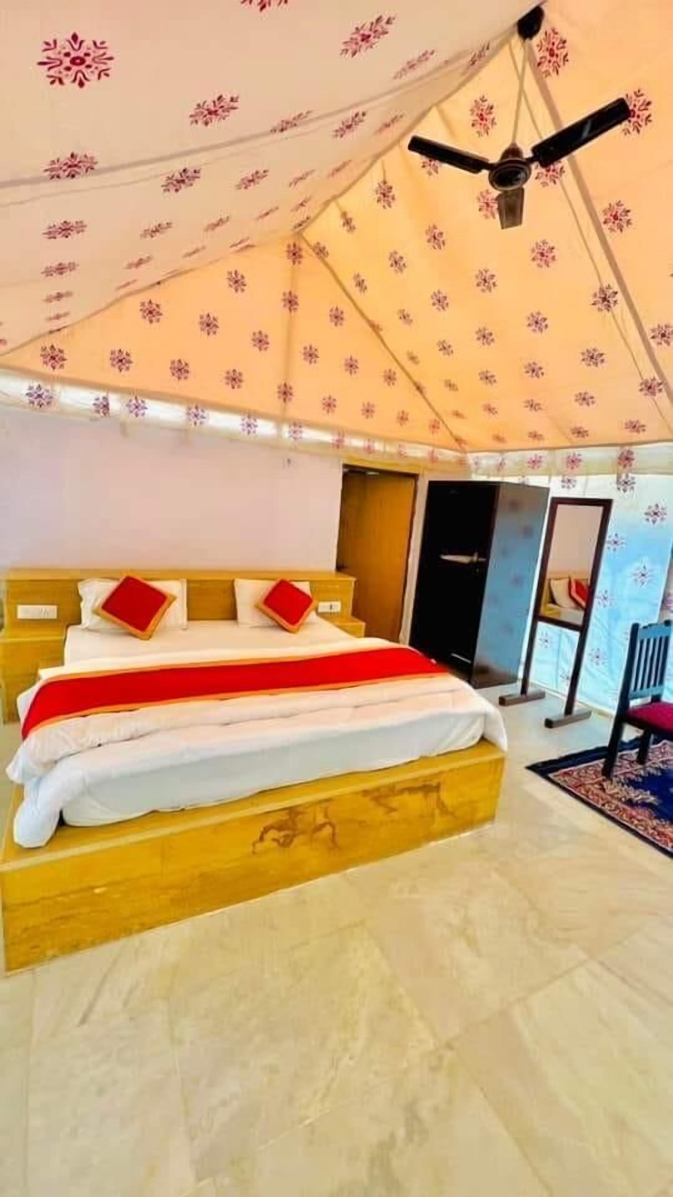 Deluxe Double Room, Desert view