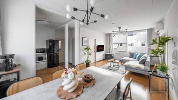 客室内のダイニングエリア