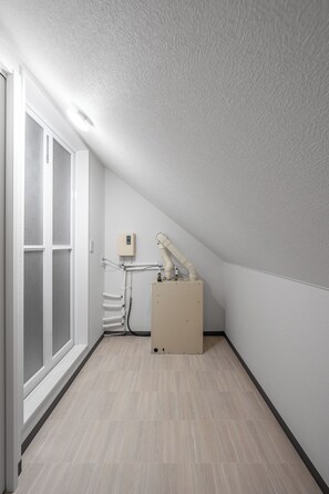 Combined shower/tub, free toiletries, hair dryer, slippers - THE VILLAGE 1003 (Asahikawa)