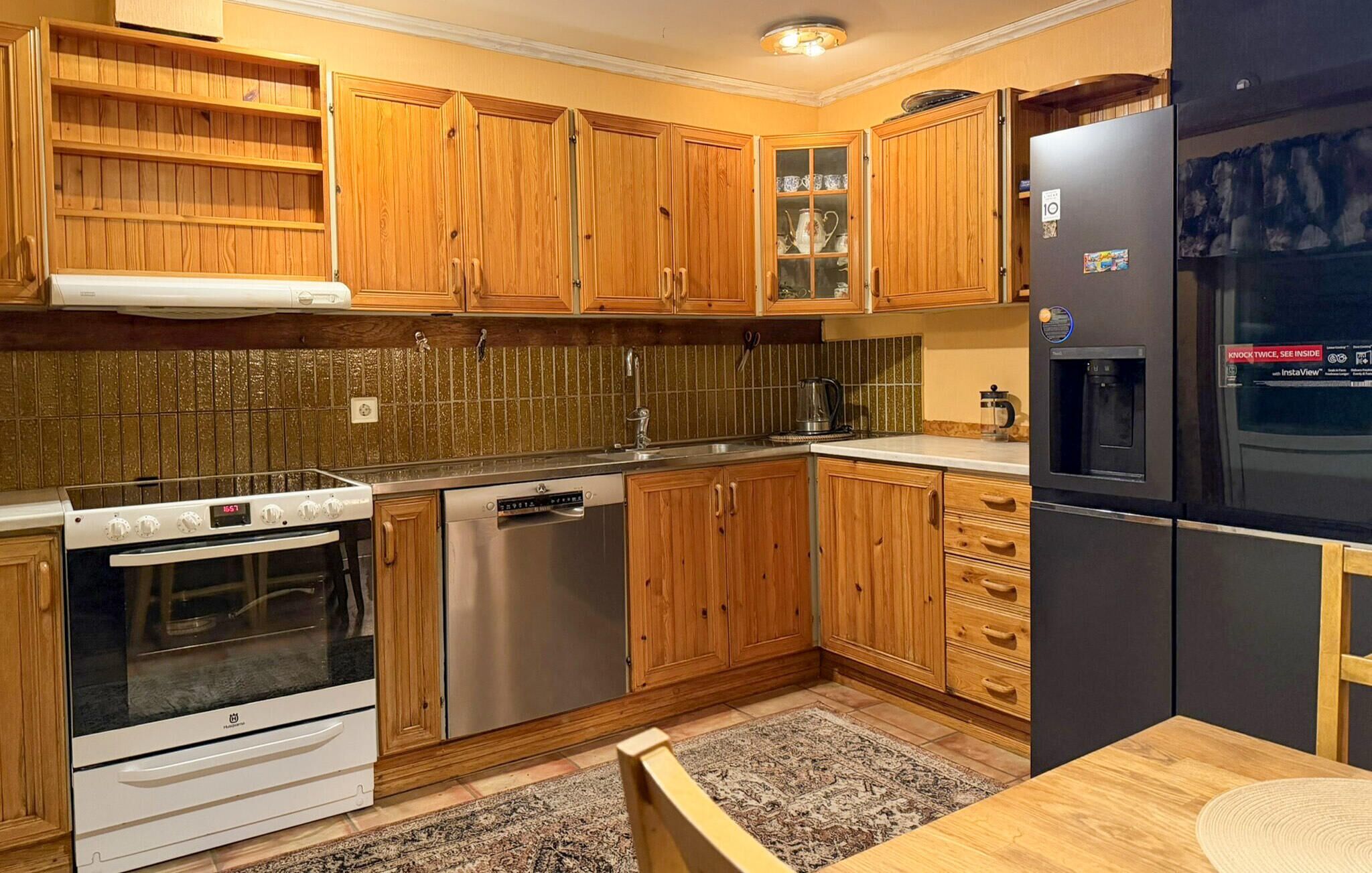 Réfrigérateur, four, plaque de cuisson, lave-vaisselle