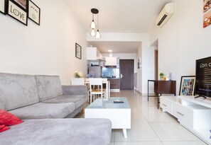 Egyptian cotton sheets, premium bedding, down comforters - Ahahotel TanSonNhat Airport Botanica Apt (Tan Son Hoa)