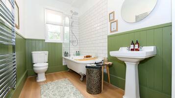 Hårføner, håndklær, såpe og toalettpapir