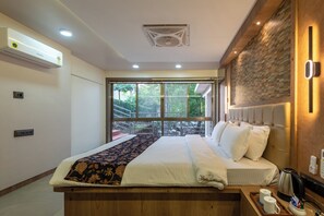 Junior-huvila, näköala puutarhaan | Silitysrauta/-lauta, ilmainen Wi-Fi