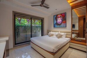 Premium bedding, desk, iron/ironing board, rollaway beds - ELIVAAS Energise Soul Retreat (Trimbak)
