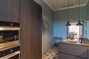 Private kitchen - Sea front villa with pool and tennis court - DiCasaInSicilia (Pozzillo)
