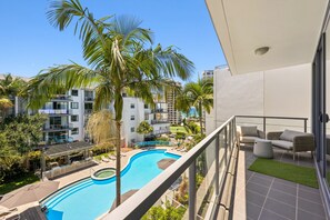 Property grounds - Coastal Escape Steps to Beach Full Resort Living (Burleigh Heads)