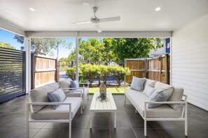 Terrace/patio - Bright 3-Bed Home with Private Courtyard (Wurtulla)