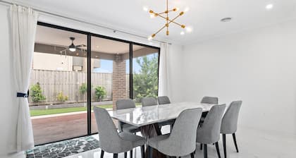Spacious 5-Bed Home in Peaceful Point Cook