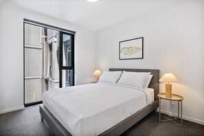 2 bedrooms, iron/ironing board, Internet, bed sheets - Well-Lit 2-Bed Apartment with Balcony (Prahran)