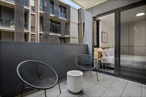 Terrace/patio - Well-Lit 2-Bed Apartment with Balcony (Prahran)