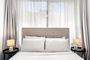 2 bedrooms, iron/ironing board, travel cot, Internet - Serene 2-Bed Apartment in St Kilda (St Kilda)