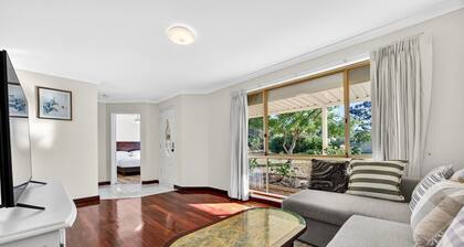 Spacious 4-Bed House with Private Garage