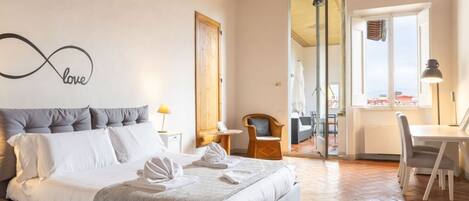 Strykejern/-brett og reiseseng for barn