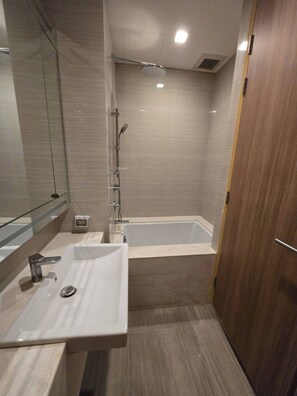 Bathroom - Charming 2 Bedroom Apartment in Heart of Phrom Phong (Bangkok)
