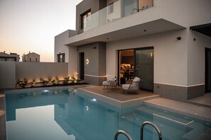 Outdoor pool, a heated pool