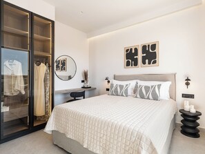 Iron/ironing board, travel cot, free WiFi, bed sheets