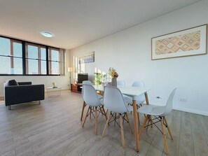 Dining - Spacious 3BR Retreat near CBD | Parking & Balcony (Rosebery)