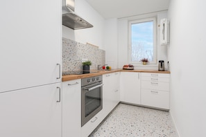 Kühlschrank, Ofen, Herdplatte, Geschirrspüler