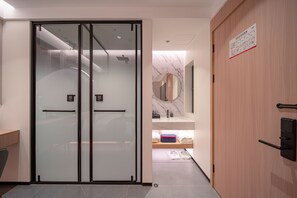 Basic Twin Room - She County Liuyue Qingshe Guesthouse (Huangshan)