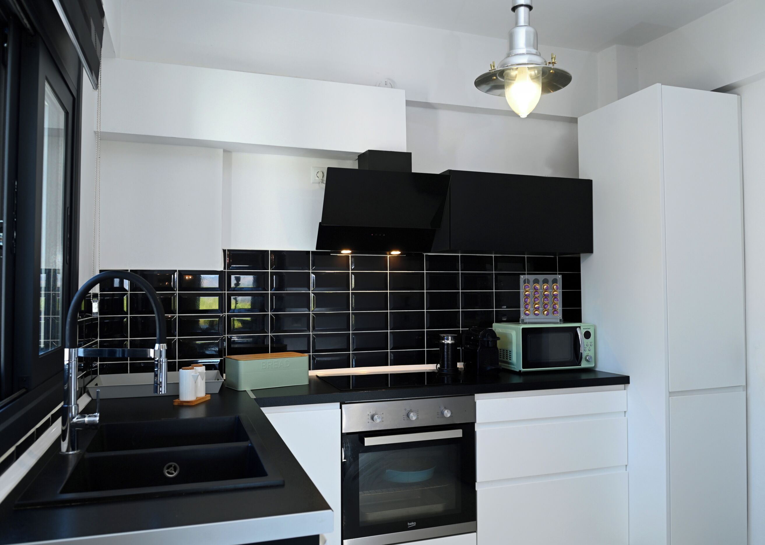 House, Garden View | Private kitchen | Full-size fridge, microwave, oven, stovetop