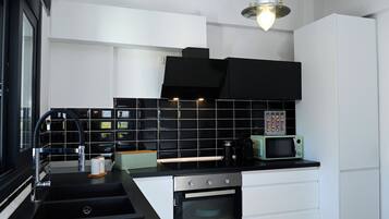 House, Garden View | Private kitchen | Full-size fridge, microwave, oven, stovetop