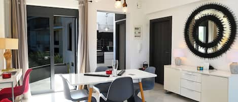 House, Garden View | Dining room