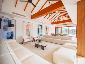 Floor plan - Luxurious 5bedroom White Estate Villa Private Lake (Thep Krasattri)