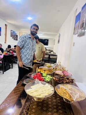 Free daily buffet breakfast  - Shakhina hotel (Bukhara)