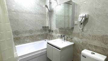 Deluxe Double Room | Bathroom