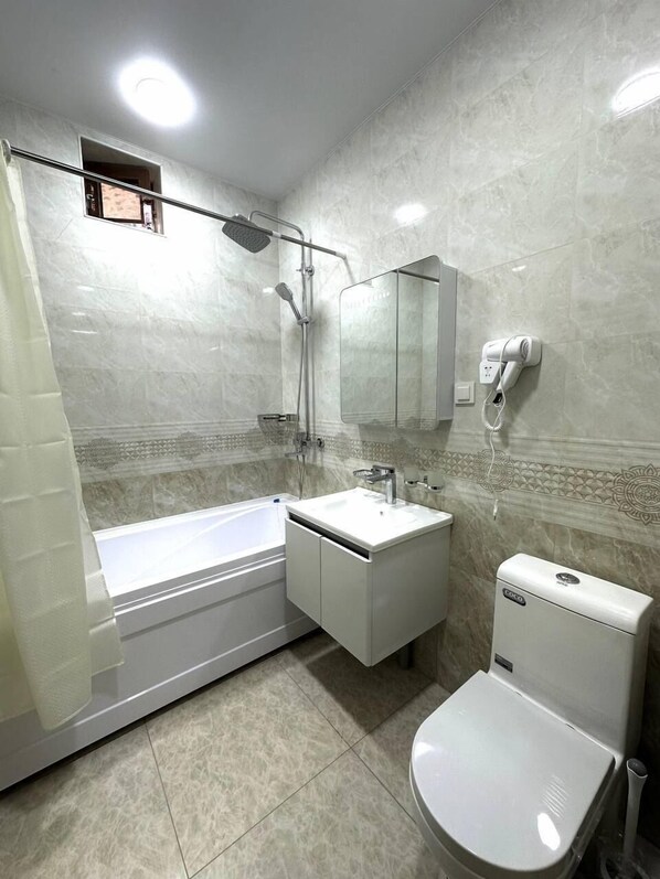 Deluxe Double Room | Bathroom - Shakhina hotel (Bukhara)